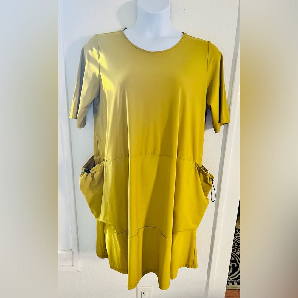 NEW Without Tags, Never Worn - Comfy brand travel tunic - 1X plus size.